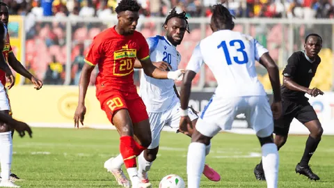 金子隆之教练盛赞海港球员拼搏精神，展望年轻一代前景光明