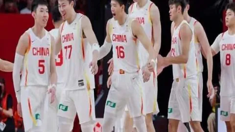 巴尔科拉助攻，登贝莱梅开二度，利物浦0-2巴黎胜利解析
